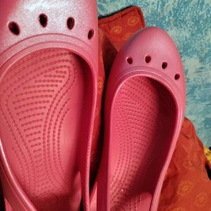Size 11 Crocs cute Color